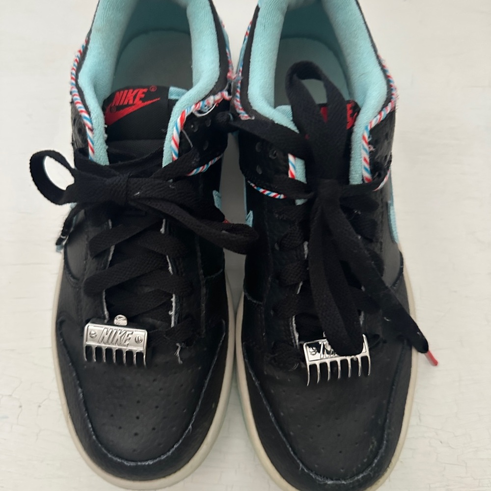 Nike Dunk Low SE Retro GS “Barbershop” Black Copa White Chile Red 4.5 Youth